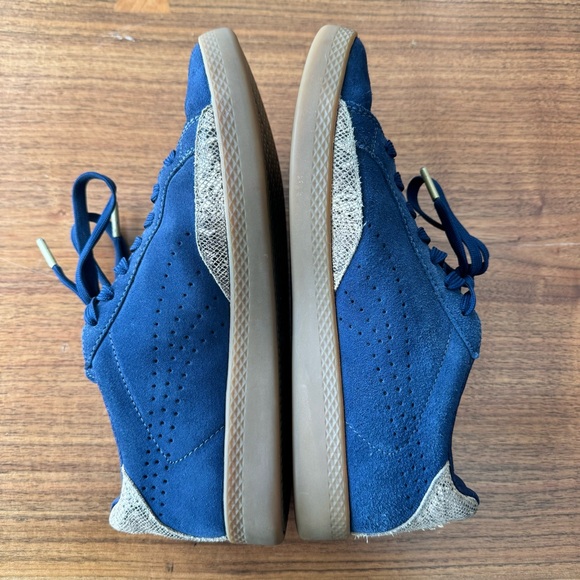 PUMA Match Shoes In Suede Navy And Gold Snake Skin Accents - Like New, S… - Picture 6 of 13